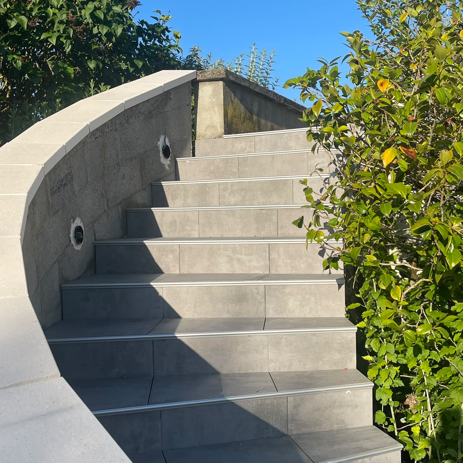 Escalier extérieur réalisé par SAMMaçonnerie